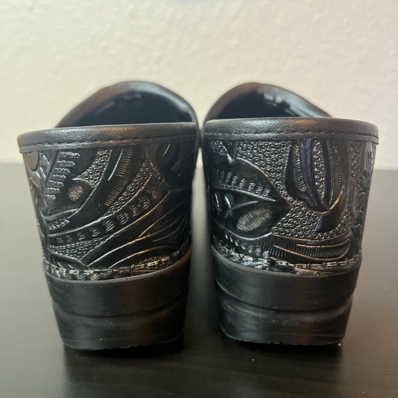 Dansko Professional Tooled clog, size 39. - Picture 8 of 11